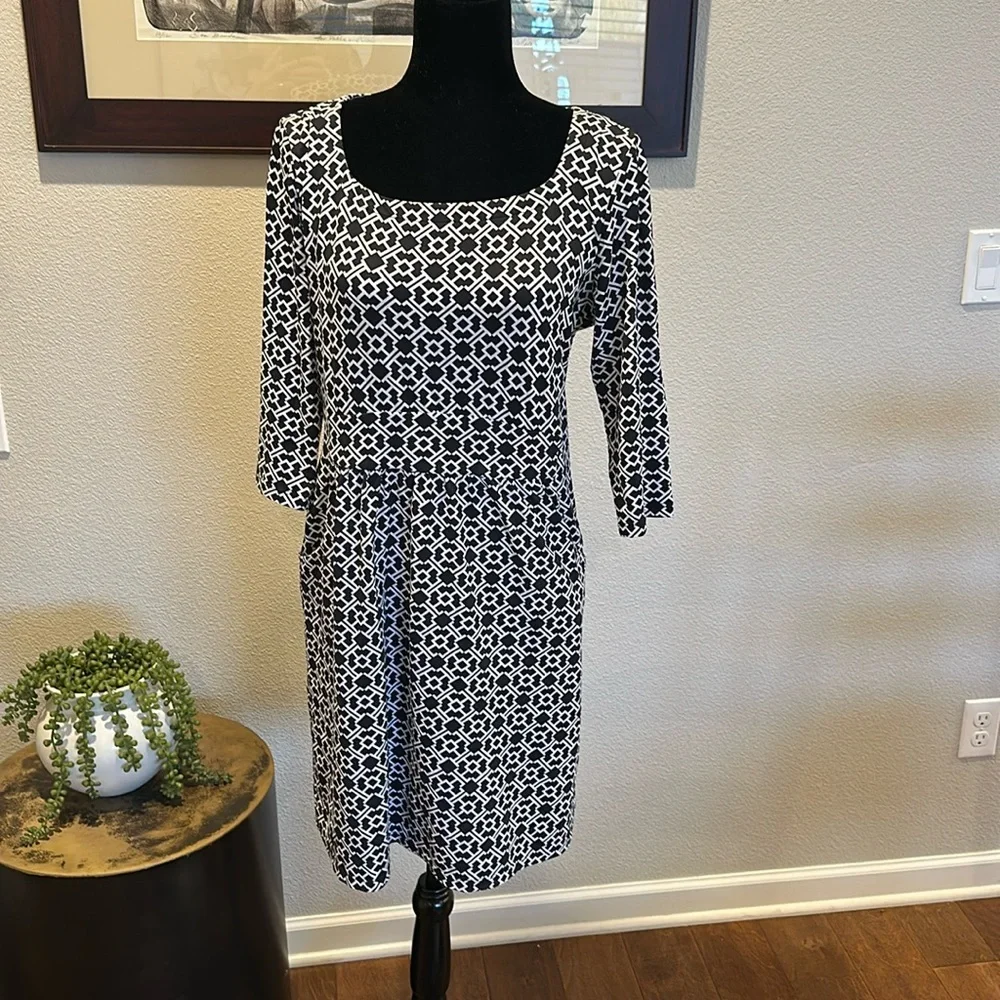 J. McLaughlin Black White‎ Geo Print Stretch Knit Dress pockets medium EUC